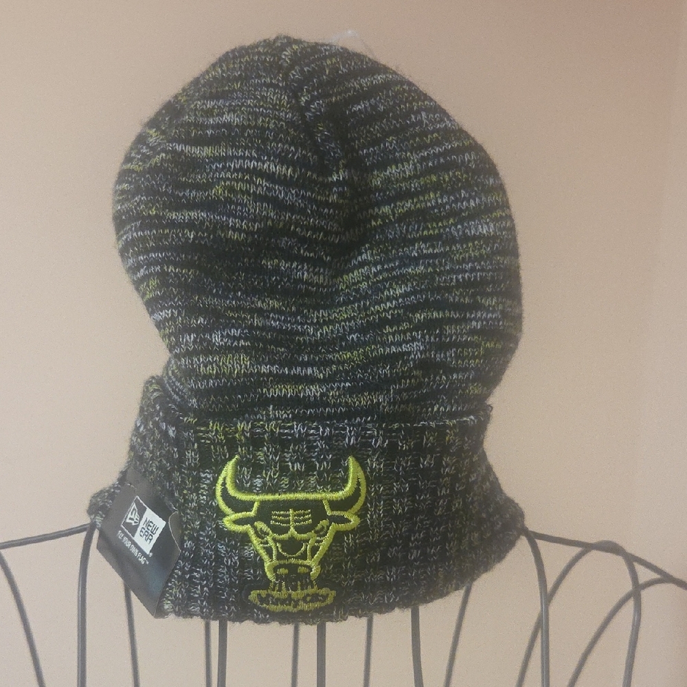 New Era Team Craze Redux Beanie Chicago Bulls